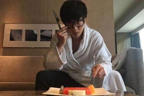 薛之谦吃瓜女孩视频,一场娱乐与现实的碰撞